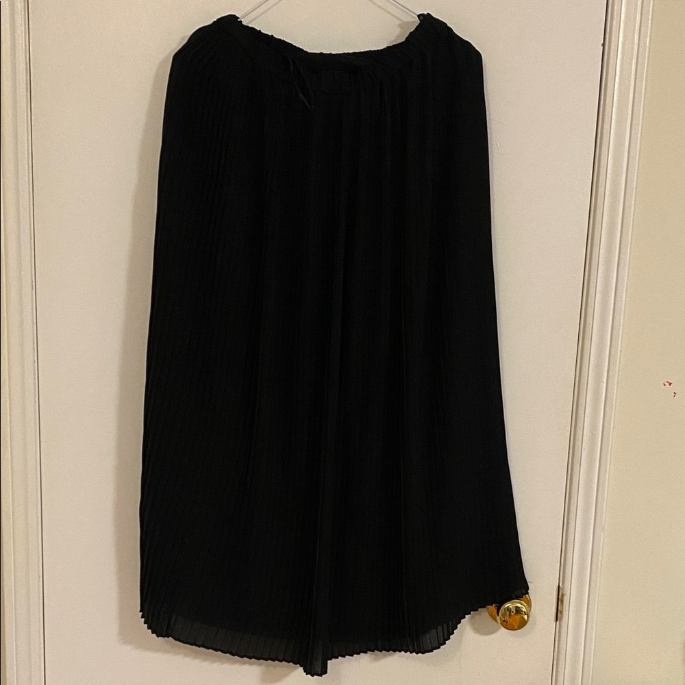 Uniqlo Elegant Black Pleated maxi Skirt